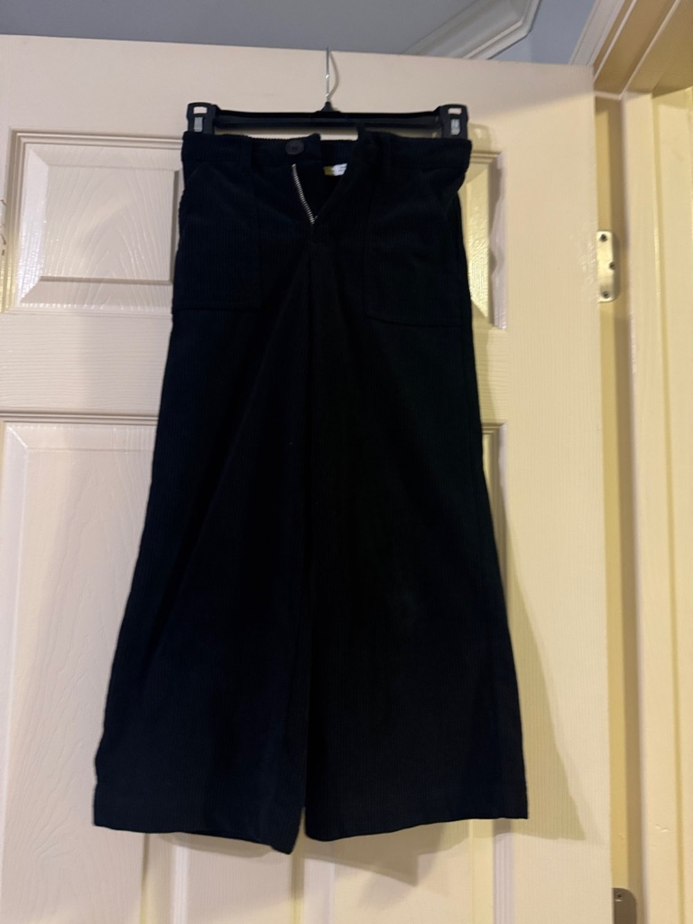 Girls Black Corduroy Wide-Leg Pants. Epic Threads size 6.